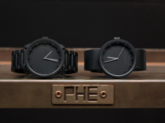 Piet Hein Eek horloge tube s38 voor LEFF Amsterdam en Sinterklaas