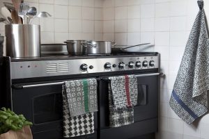 Holland Design & Gifts: Accessoires voor je keuken: Dutch Design theedoek. Foto: Functionals - Claire Vos ©